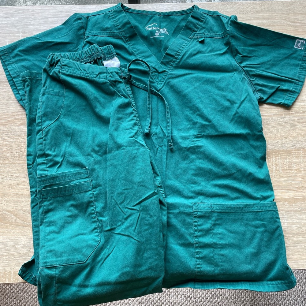 Butter-soft Stretch SX set of scrubs - hunter green